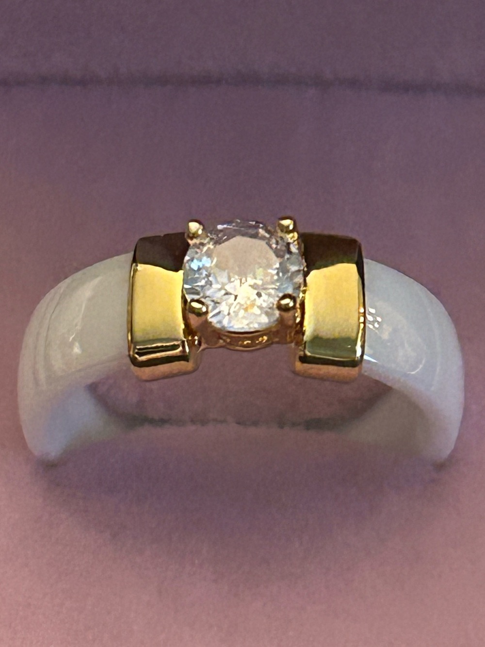 Unisex White Ceramic Ring with Gold Accents & Clear CZ Center Stone NWOT - Picture 2 of 8